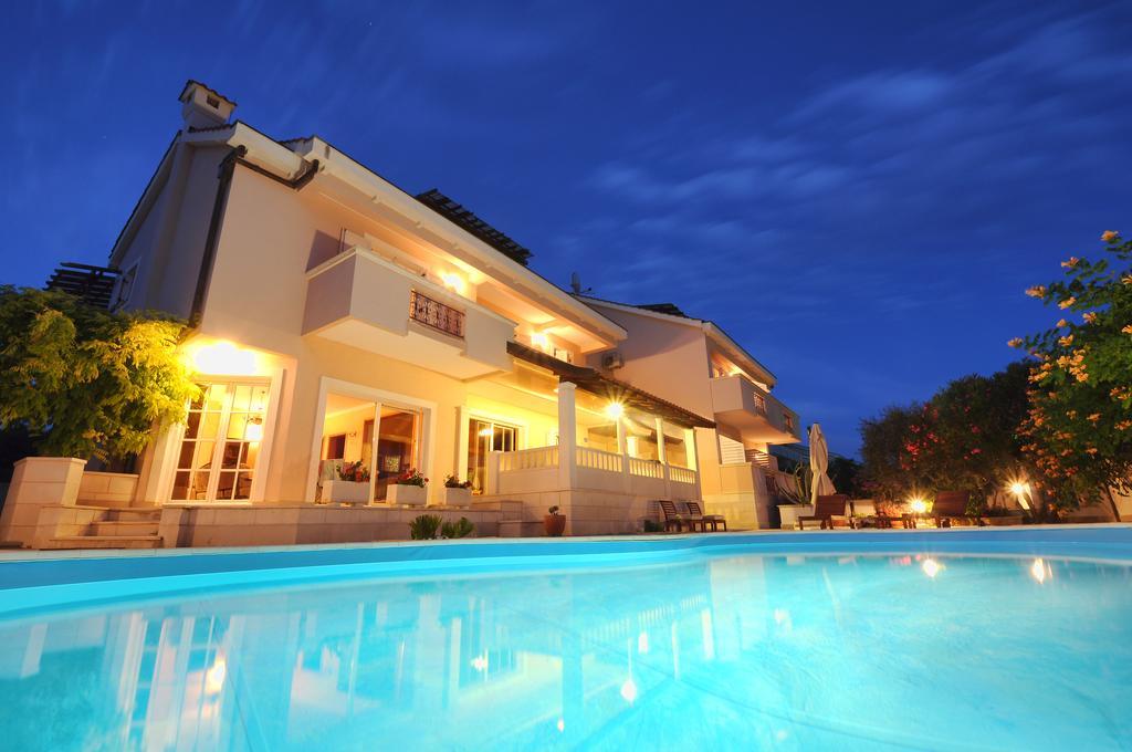 Apartments Villa Marnii Kozino Bagian luar foto