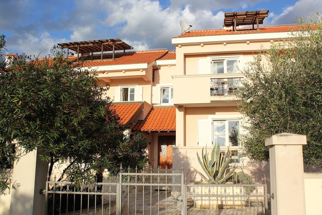 Apartments Villa Marnii Kozino Bagian luar foto