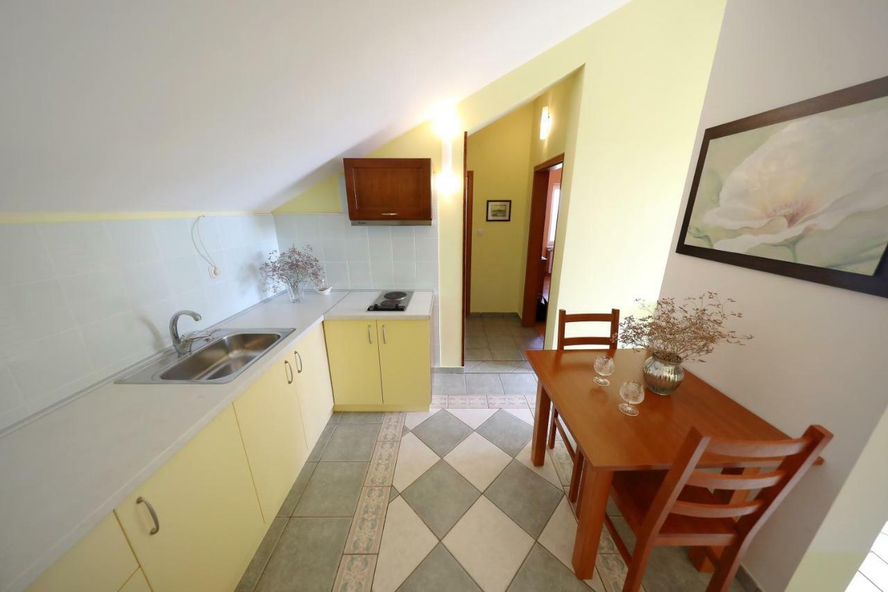 Apartments Villa Marnii Kozino Bagian luar foto