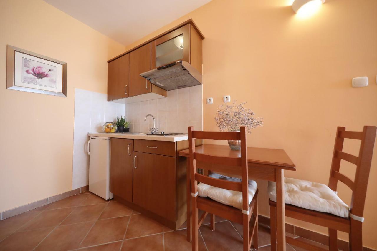 Apartments Villa Marnii Kozino Bagian luar foto