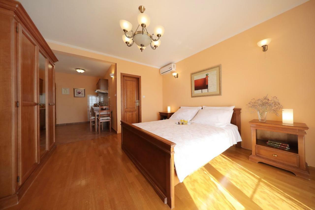 Apartments Villa Marnii Kozino Bagian luar foto