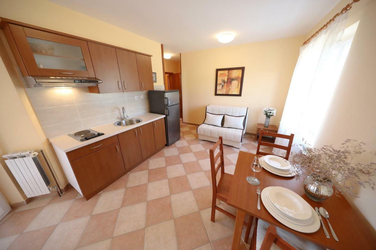 Apartments Villa Marnii Kozino Bagian luar foto