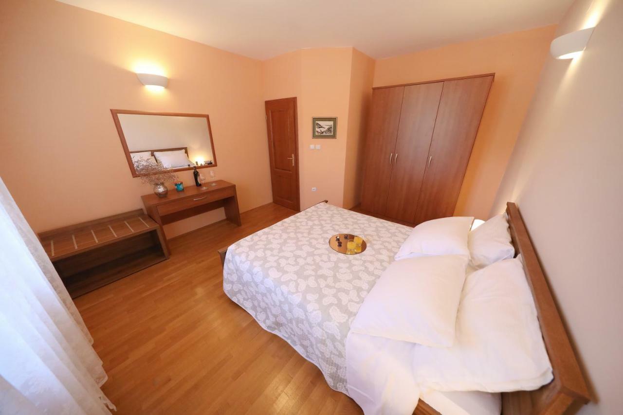 Apartments Villa Marnii Kozino Bagian luar foto