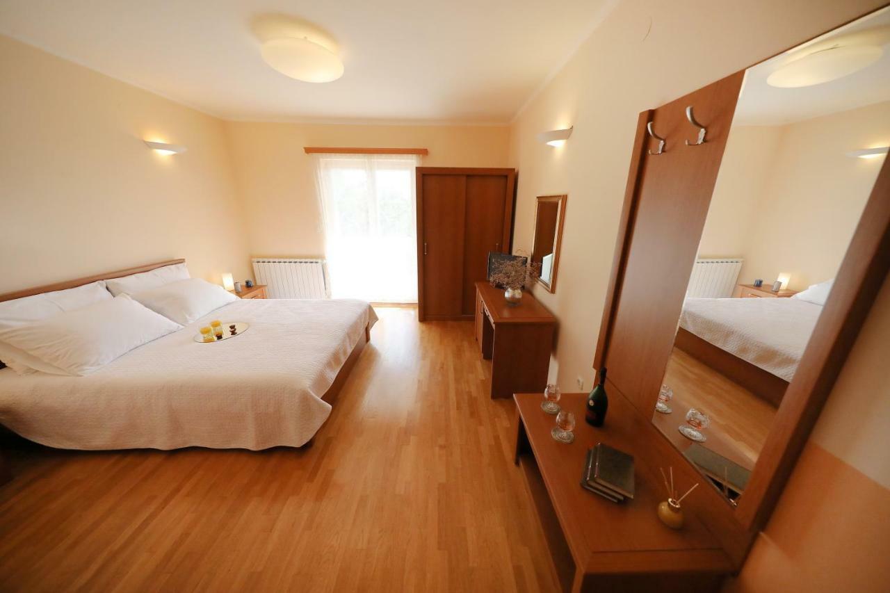 Apartments Villa Marnii Kozino Bagian luar foto