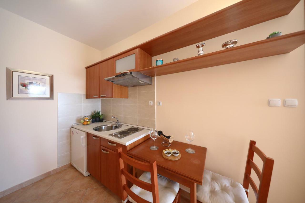 Apartments Villa Marnii Kozino Bagian luar foto